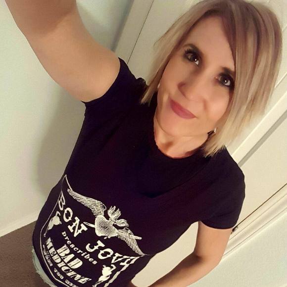 Meet your Posher, Steph - Picture 1 of 1